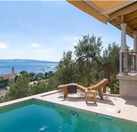 2 bedroom villa with pool and sea views in Bol, Brač Island, sleeps 4